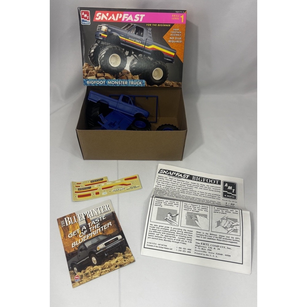 AMT ERTL Bigfoot Monster Truck SnapFast 1/32‎ Scale Model Kit 8744